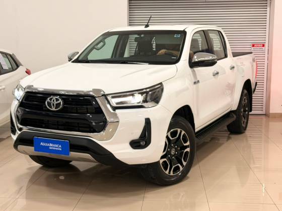 TOYOTA HILUX 2.8 D-4D TURBO DIESEL CD SRV 4X4 AUTOMÁTICO TOYOTA HILUX 2.8 D-4D TURBO DIESEL CD SRV 4X4 AUTOMÁTICO